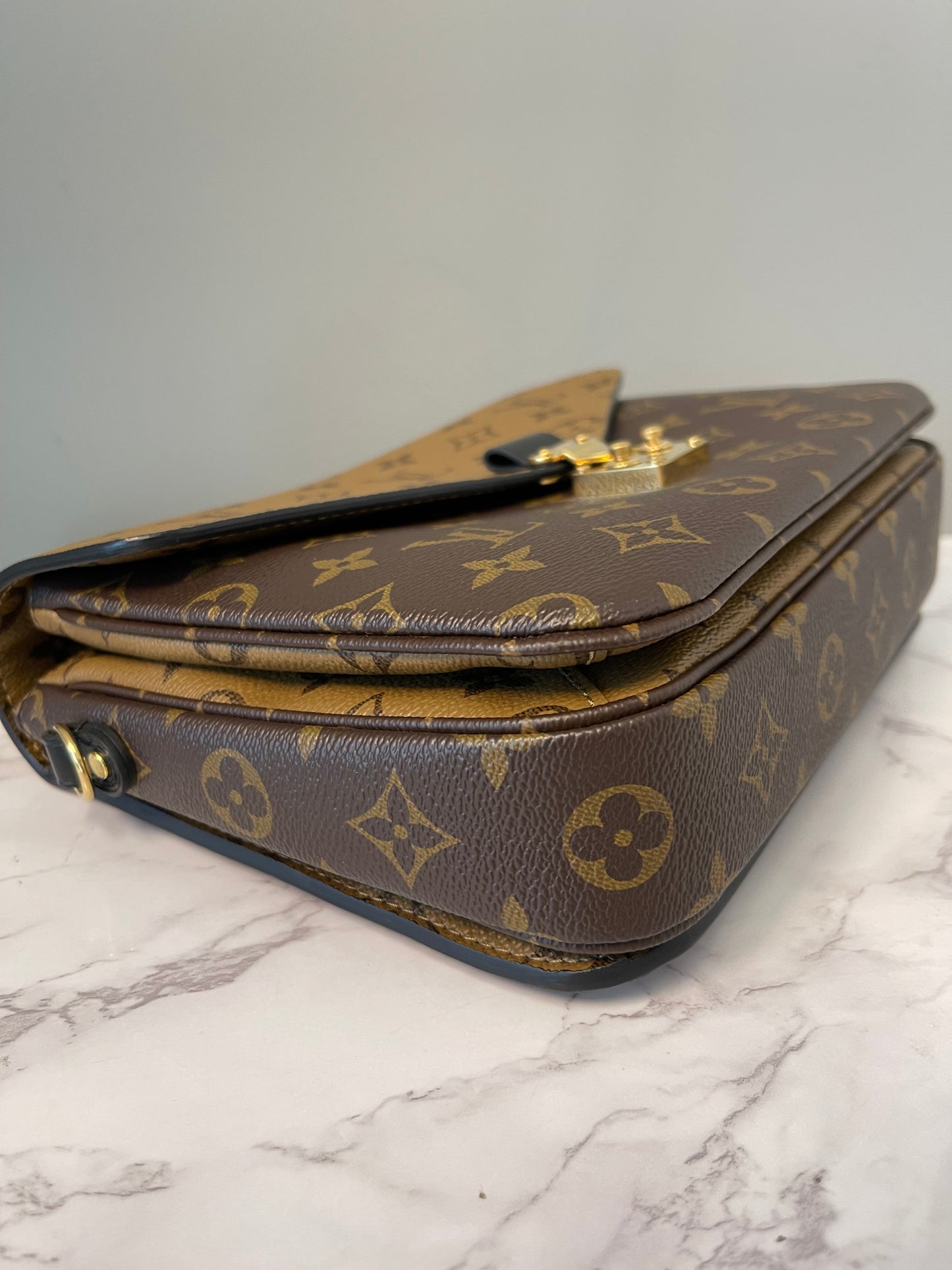 LOUIS VUITTON REVERSE MONOGRAM POCHETTE MÉTIS (LIKE-NEW!)