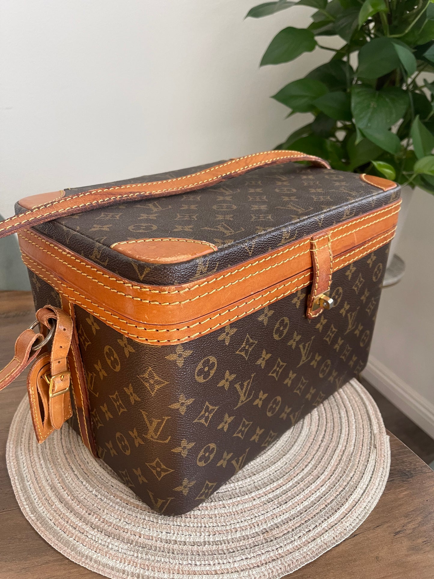 LOUIS VUITTON VANITY