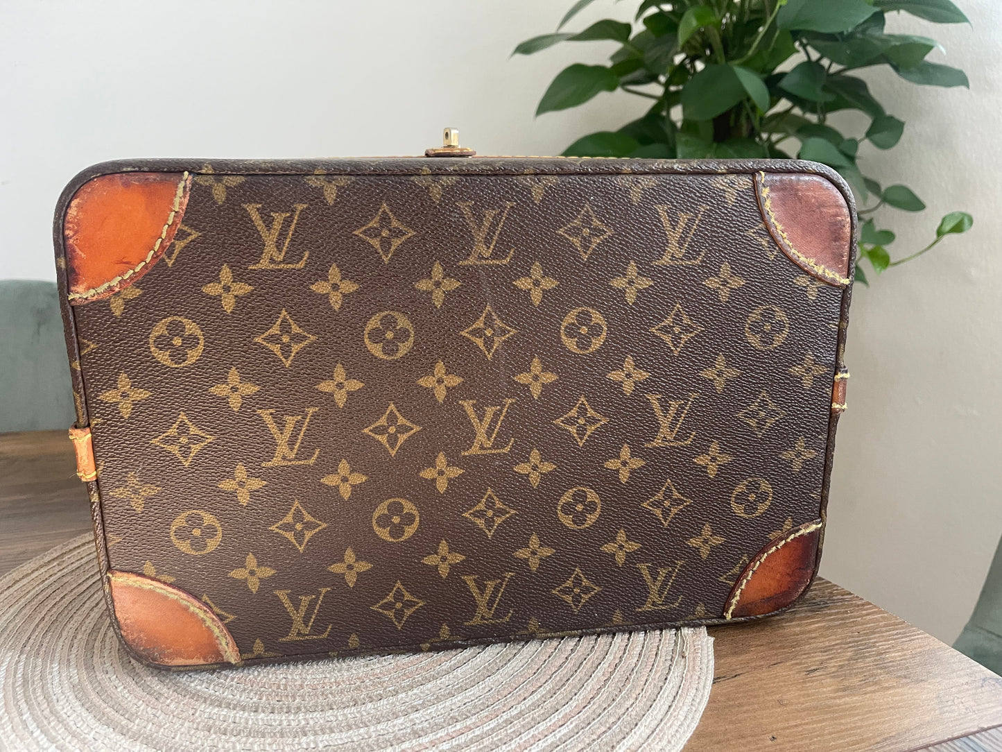 LOUIS VUITTON VANITY