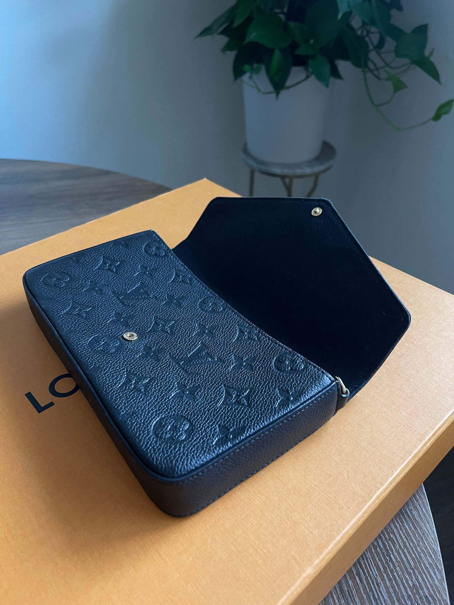 BLACK LOUIS VUITTON FELICIE ONE MISSING INSERT