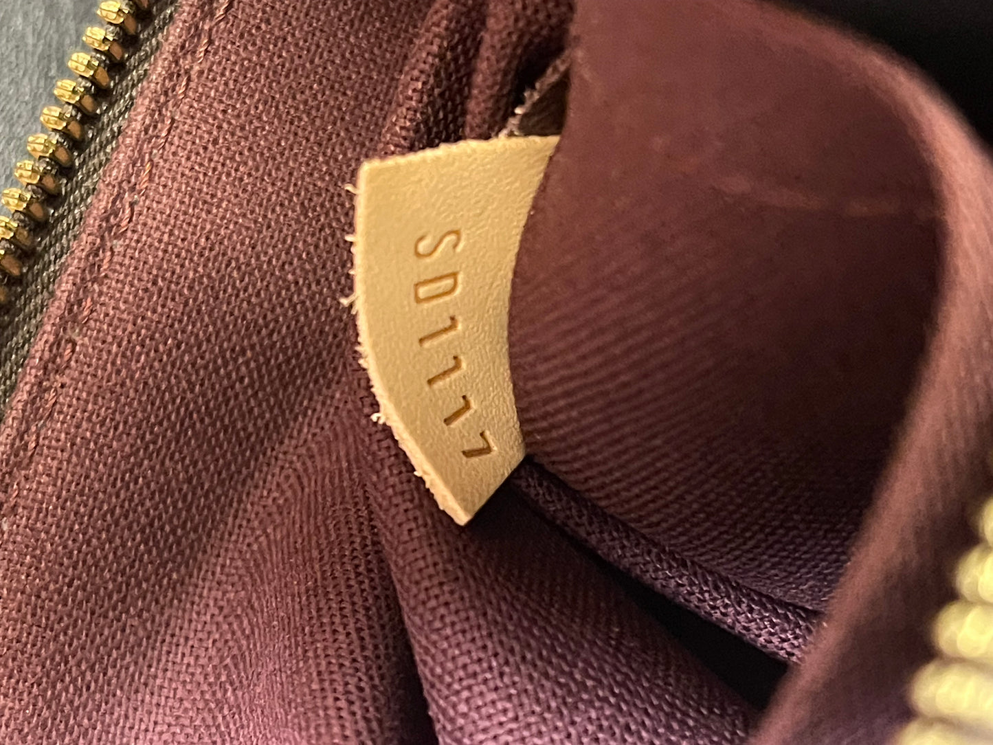 LOUIS VUITTON MM TURNNE