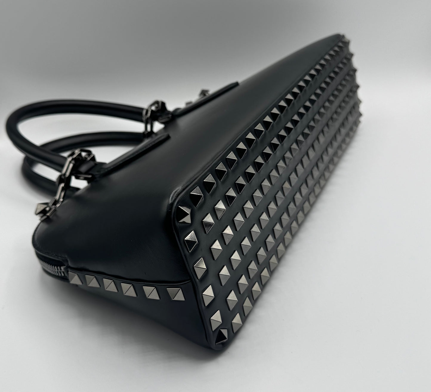 BLACK STUDDED VALENTINO BAG WITH STRAP