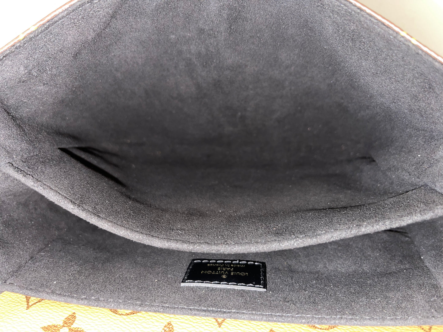 LOUIS VUITTON REVERSE MONOGRAM POCHETTE MÉTIS (LIKE-NEW!)