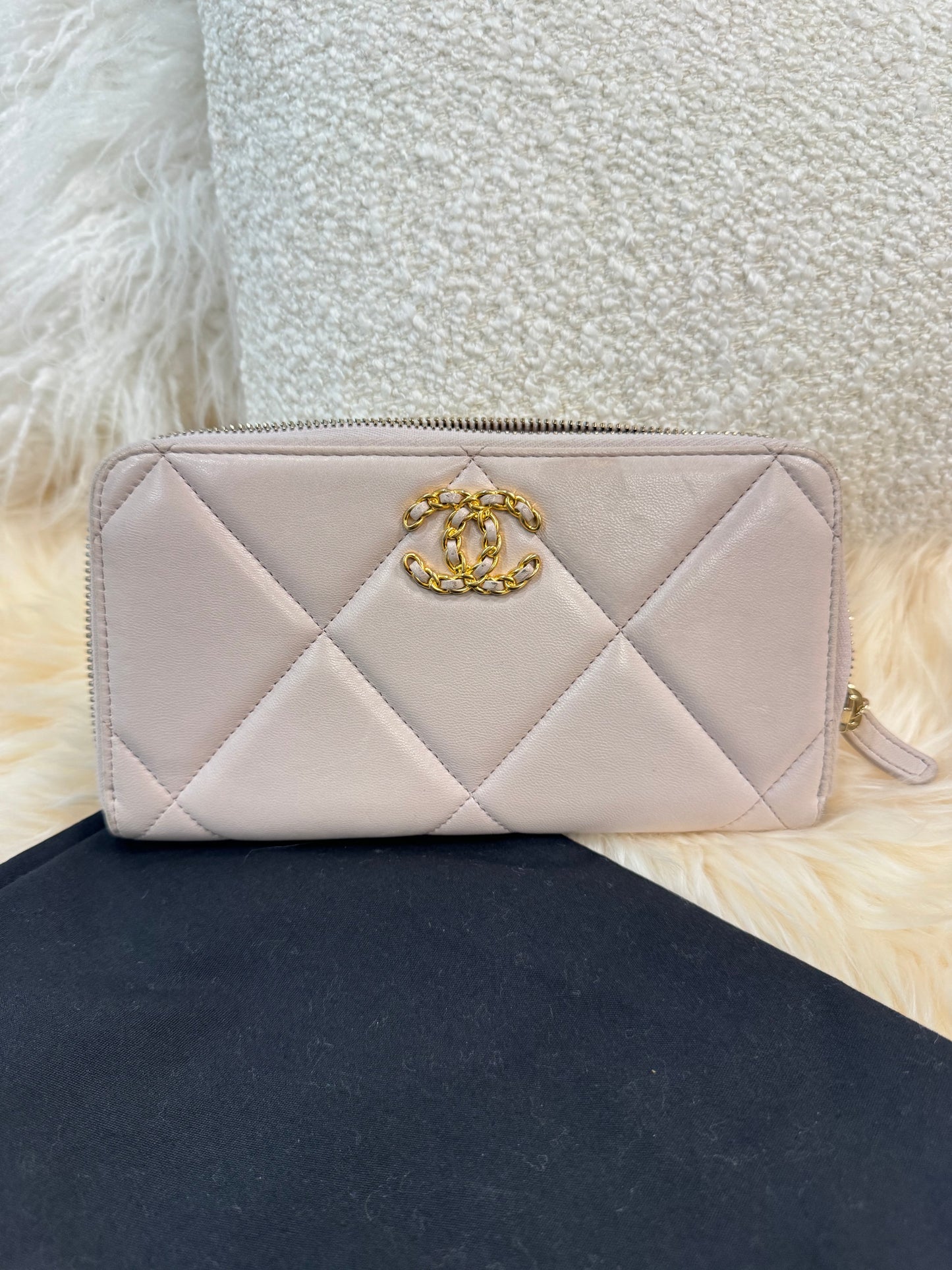 CHANEL LAMBSKIN LILAC GOLD HARDWARE