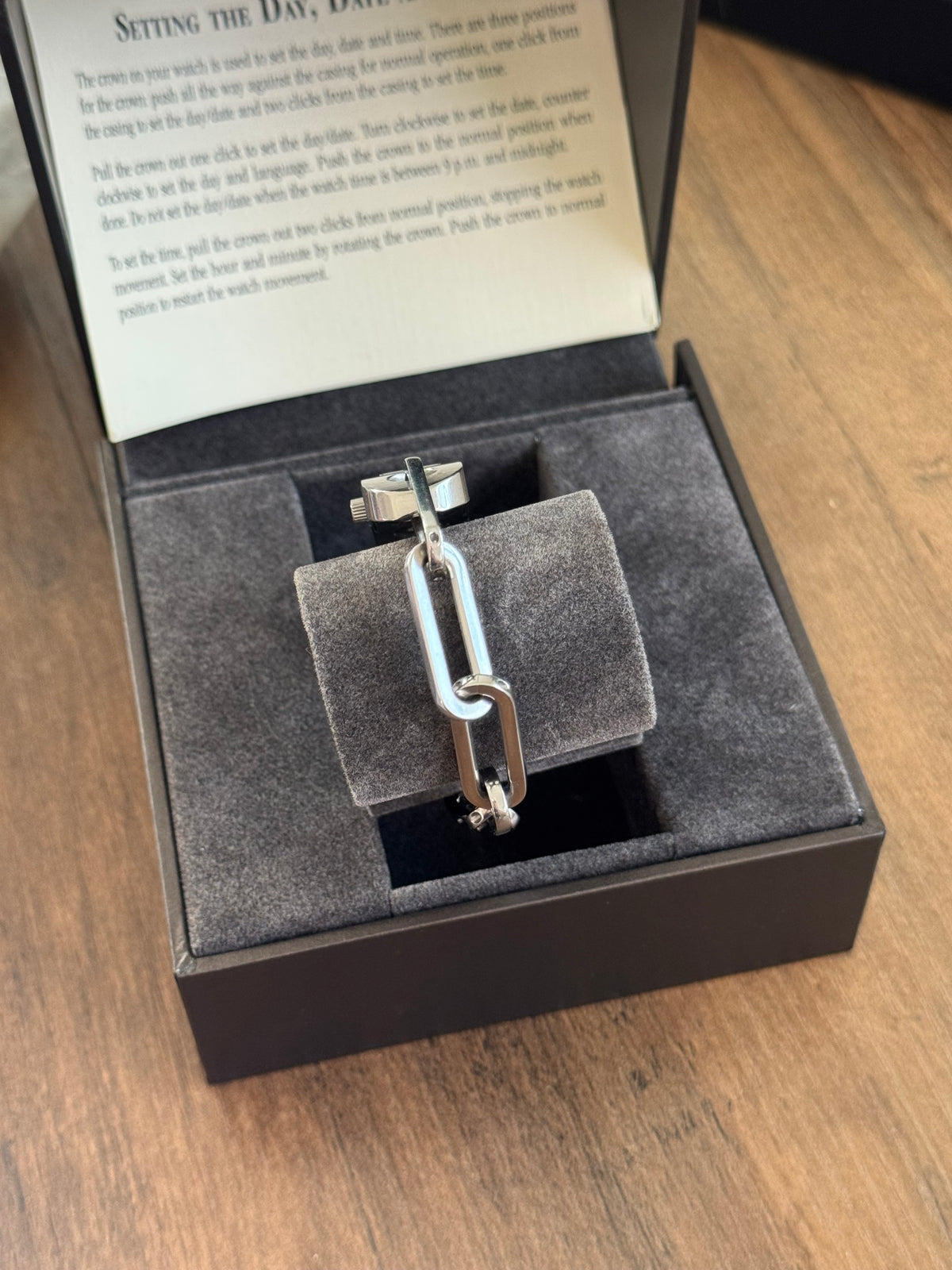WOMENS GUCCI WATCH