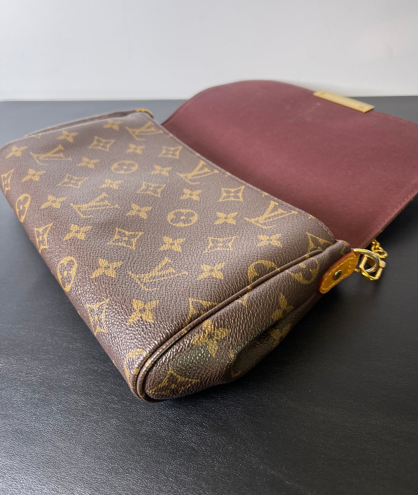 LOUIS VUITTON MM MONOGRAM FAVORITE