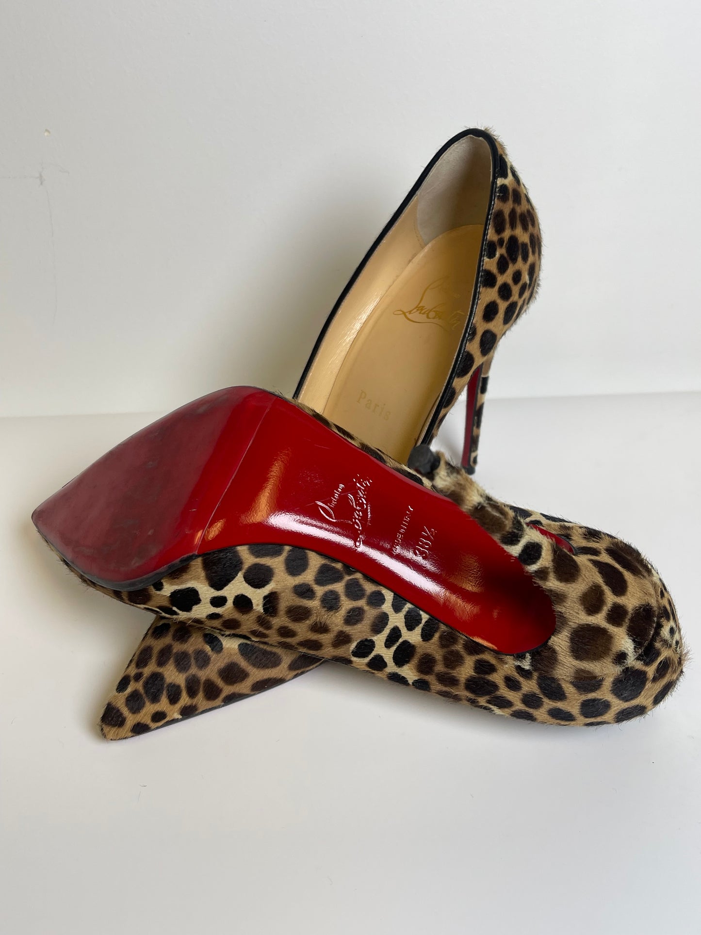 CHRISTIAN LOUBOUTIN SIZE 8.5 PUMPS CHEETAH PRINT
