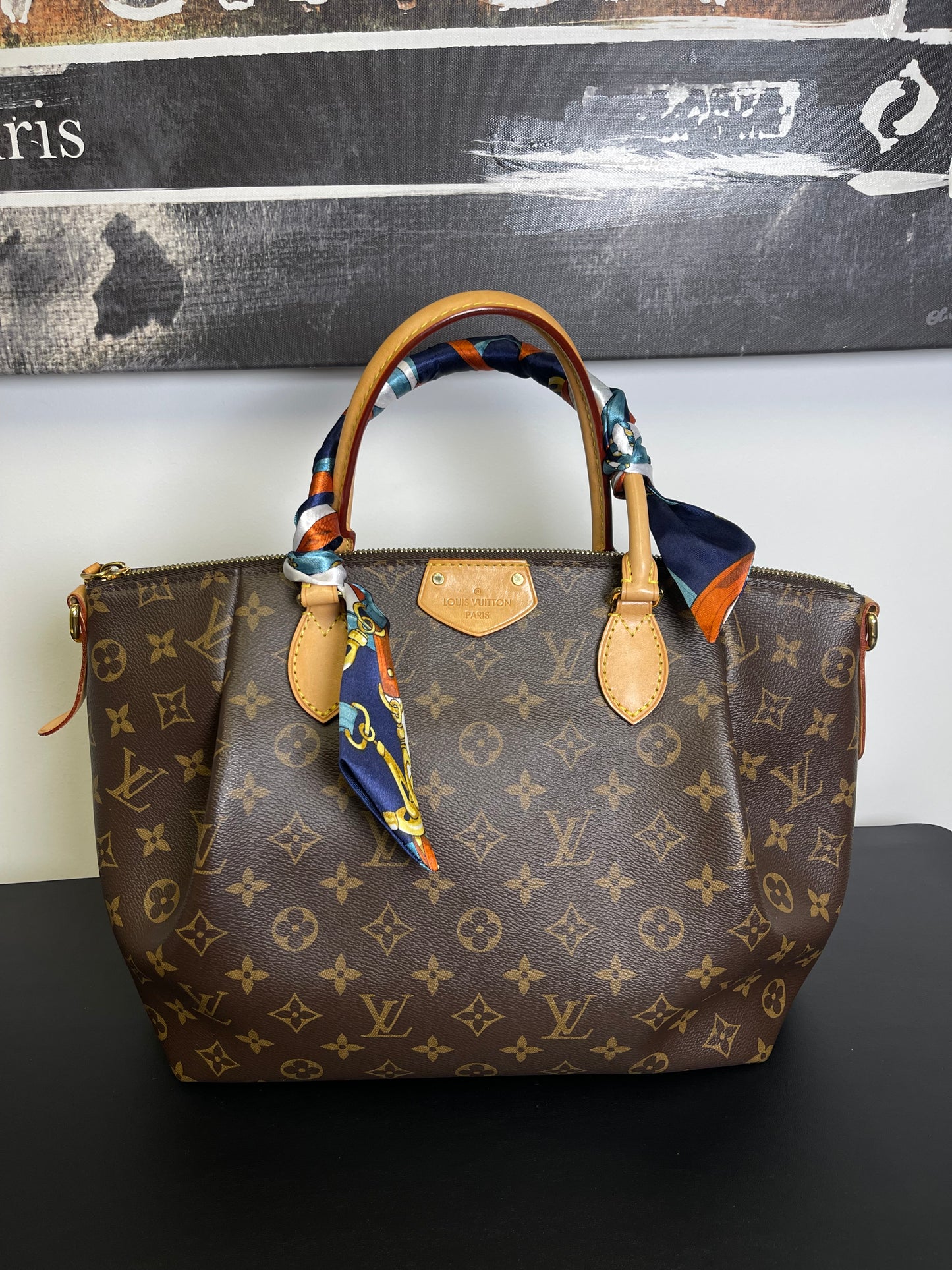 LOUIS VUITTON MM TURNNE