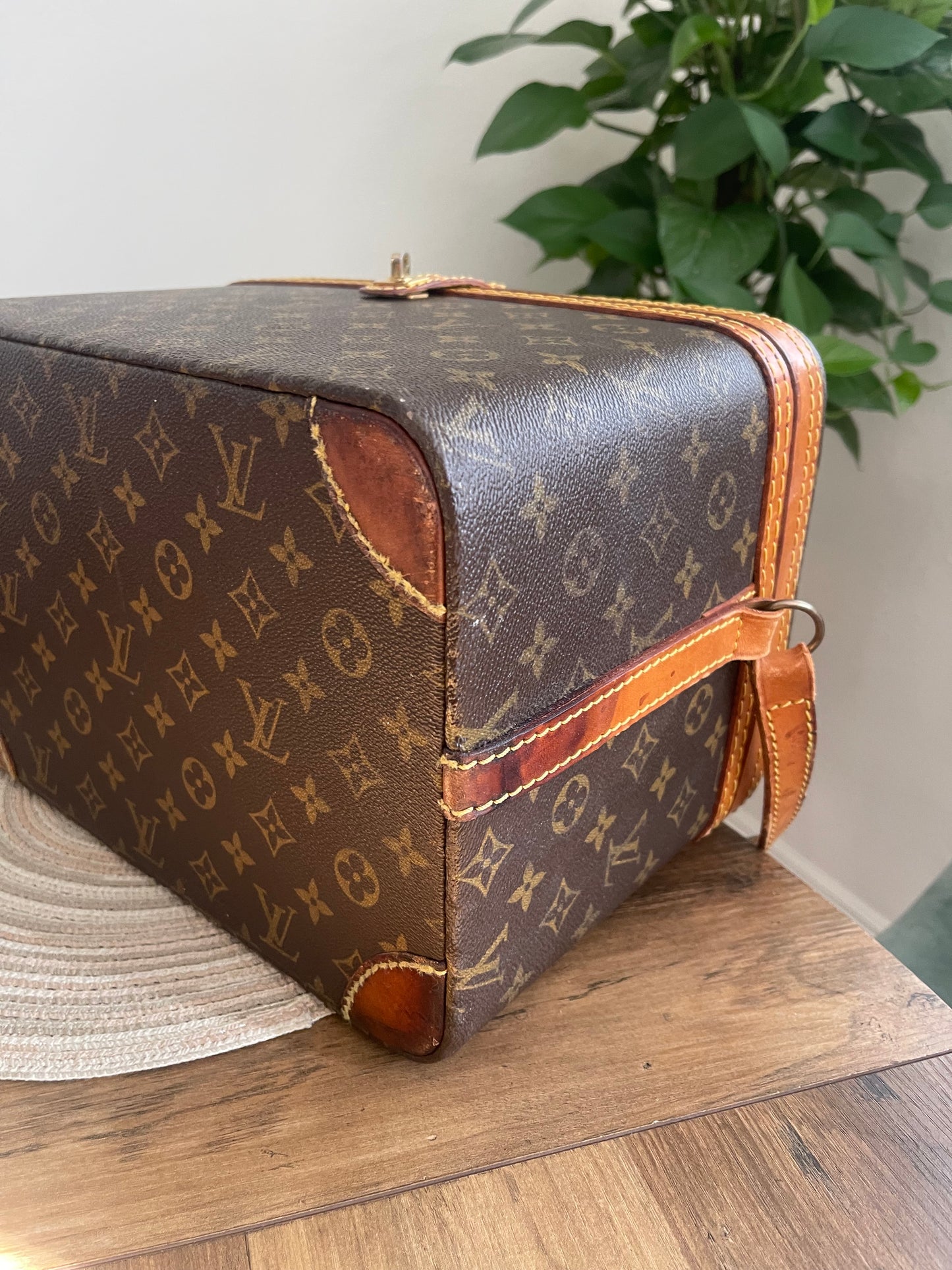 LOUIS VUITTON VANITY