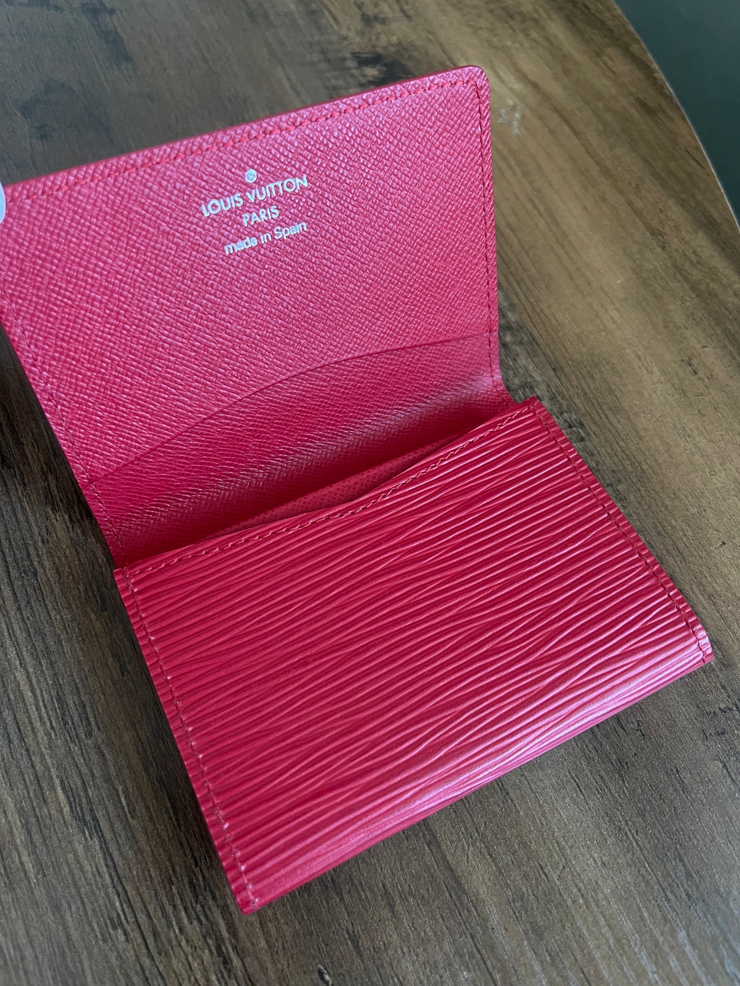 EPI RED LOUIS VUITTON CARD HOLDER