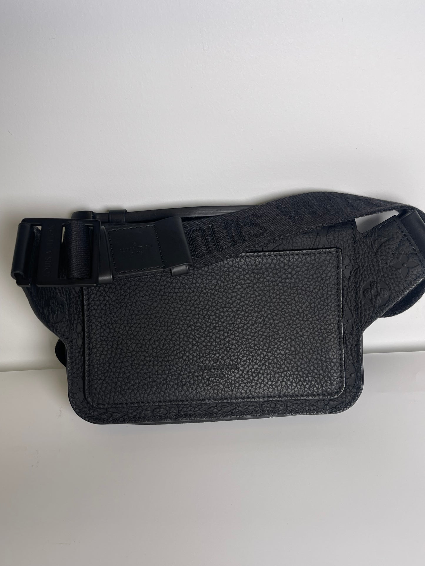 LOUIS VUITTON MEN’S BLACK EMPREINTE CROSSBODY BAG