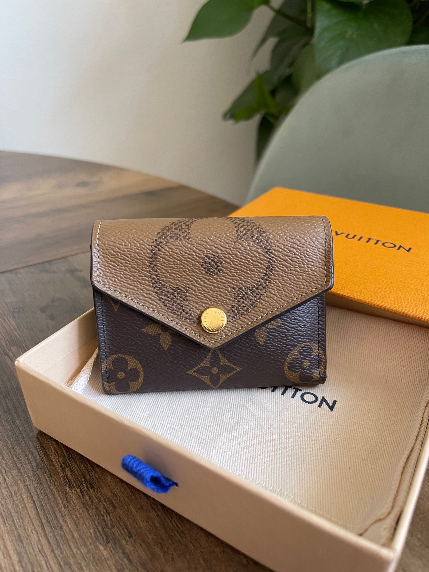 LOUIS VUITTON REVERSE MONOGRAM CARD HOLDER