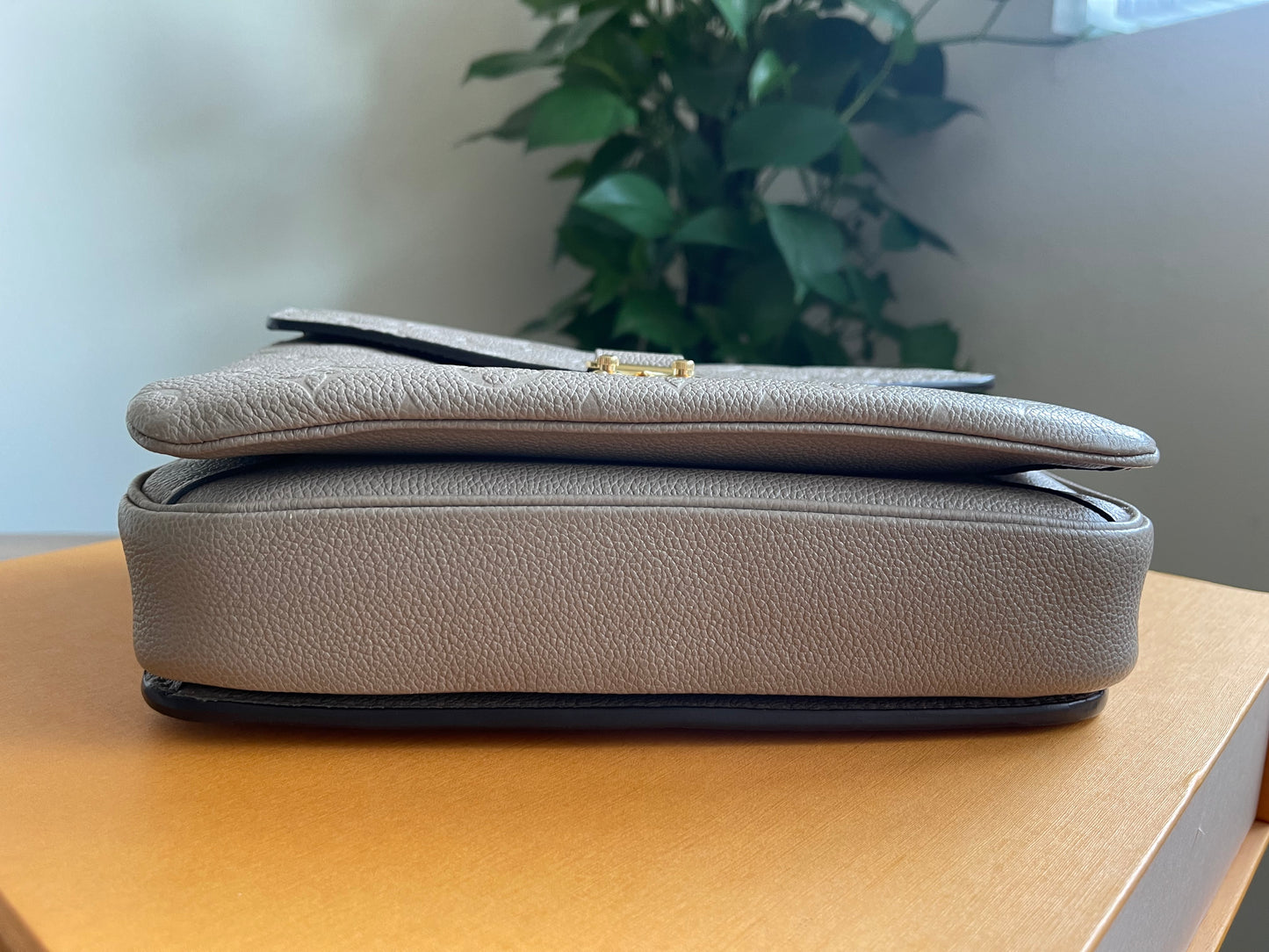 LOUIS VUITTON POCHETTE MÉTIS