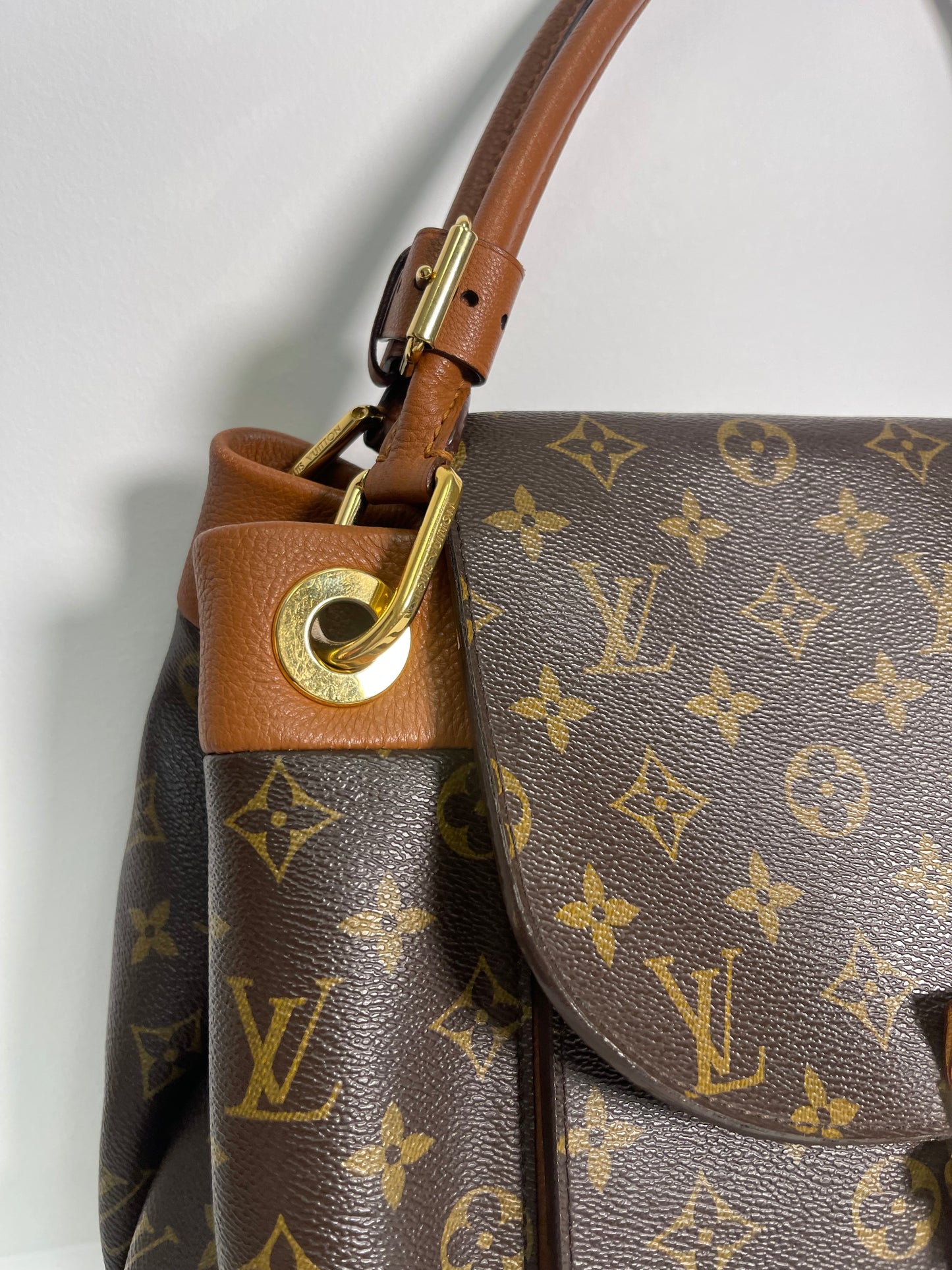 LOUIS VUITTON OLYMPE MM MONGRAM TOTE