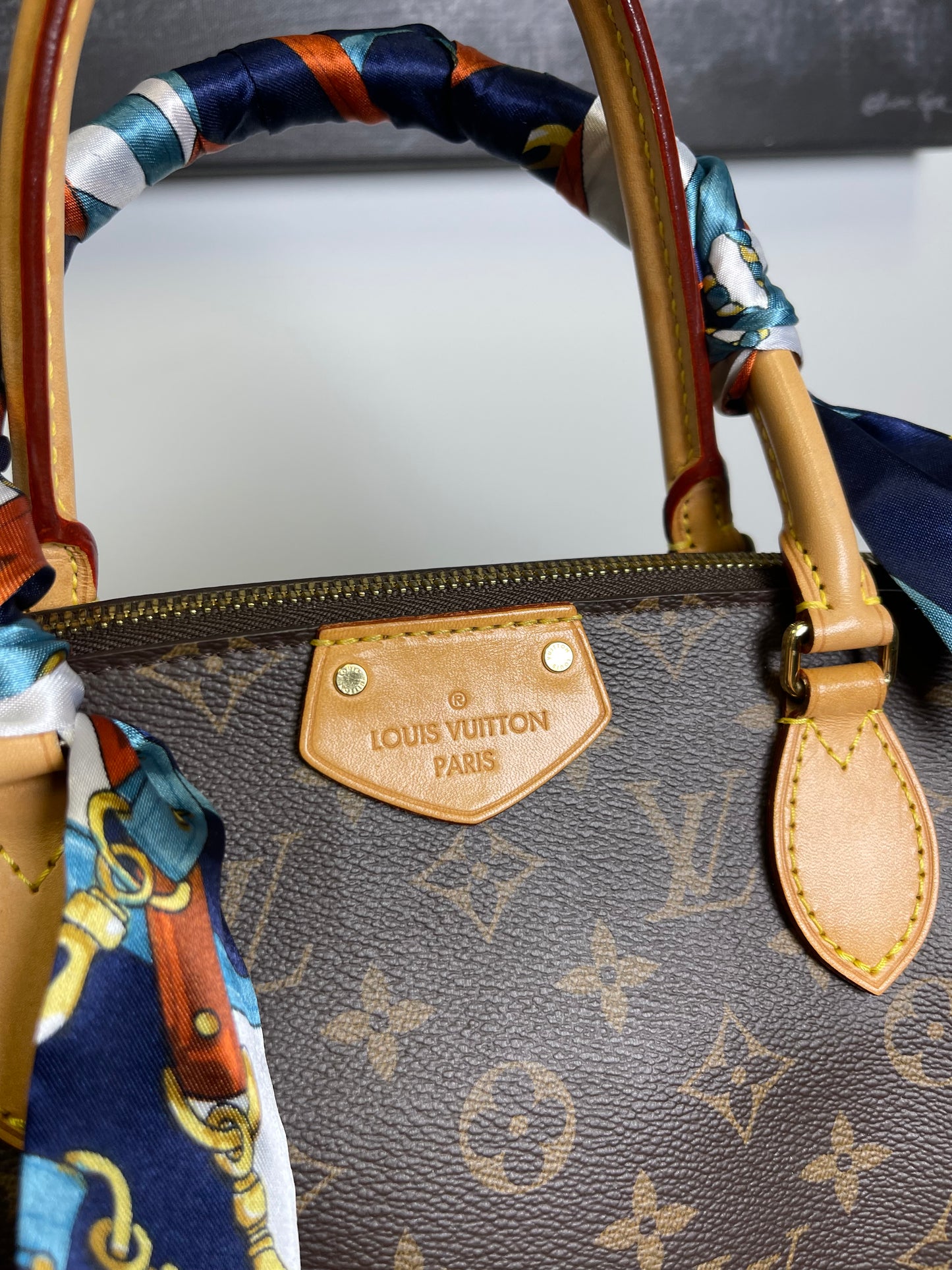 LOUIS VUITTON MM TURNNE