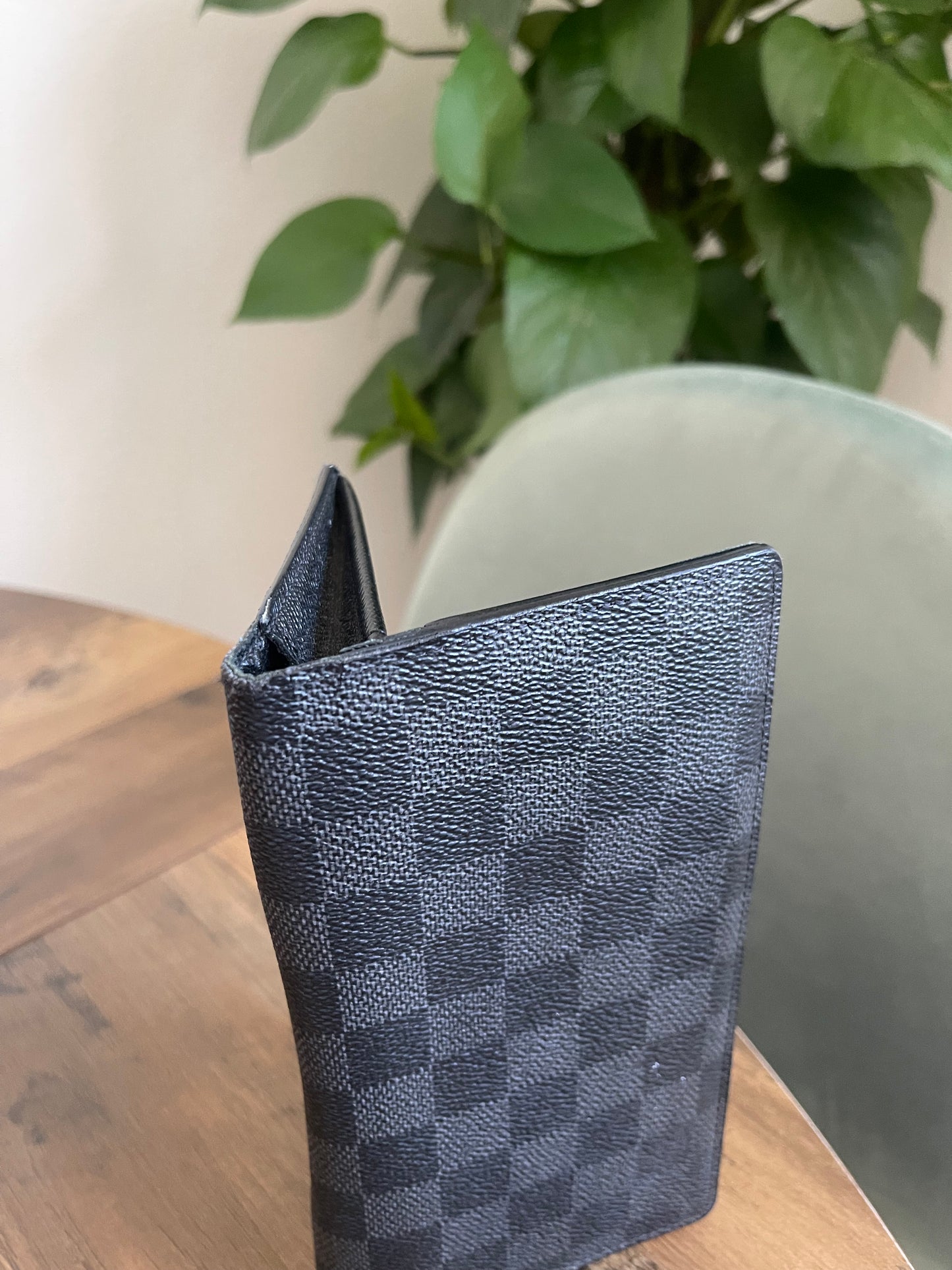 MENS LOUIS VUITTON DAMIER GRAPHITE