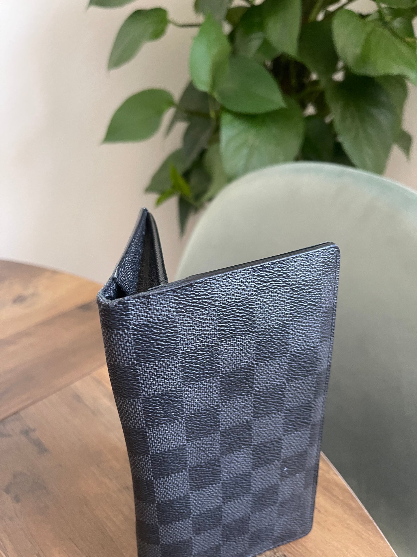 MENS LOUIS VUITTON DAMIER GRAPHITE