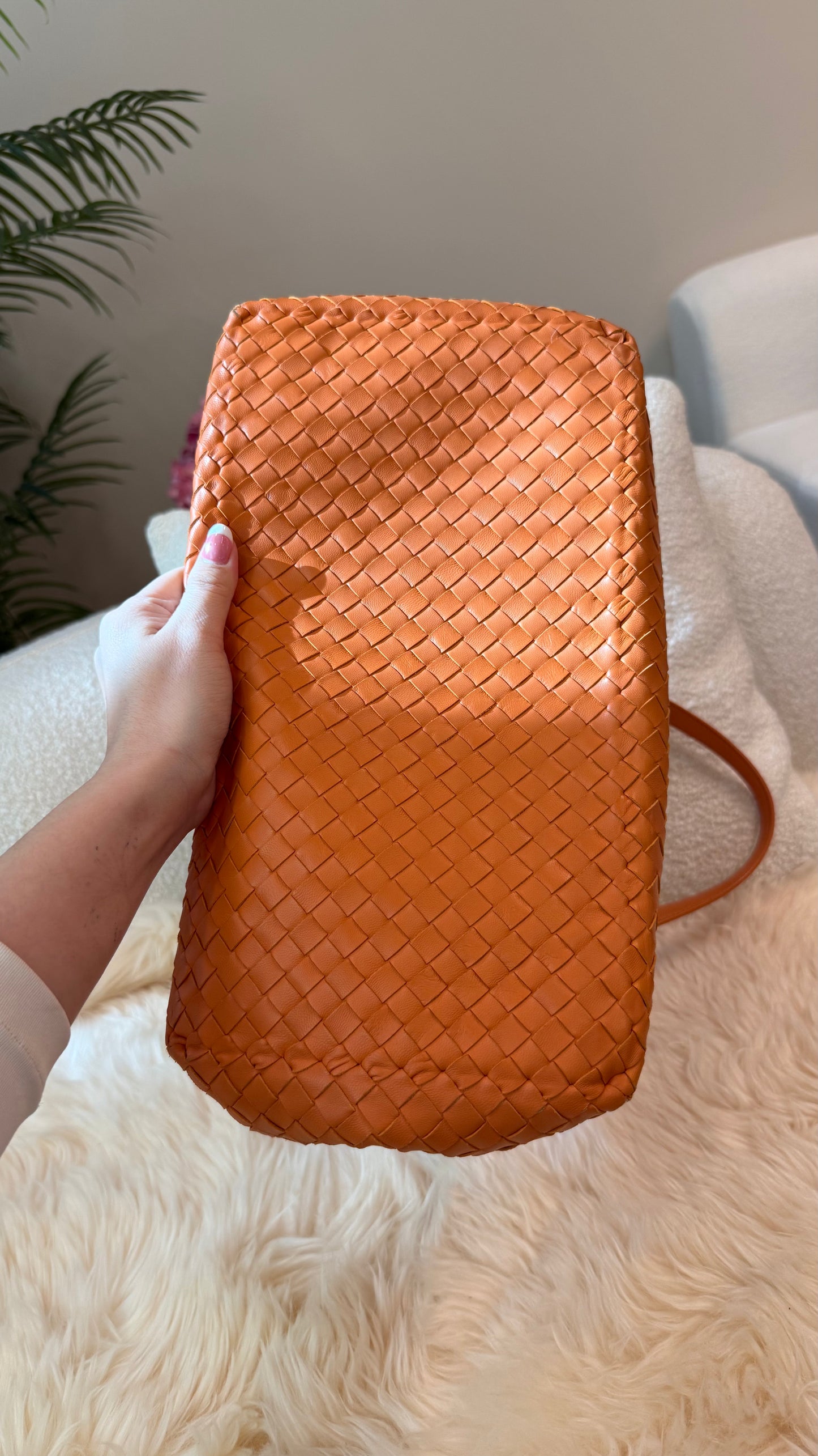 Bottega Veneta Intrecciato Medium Cesta Tote