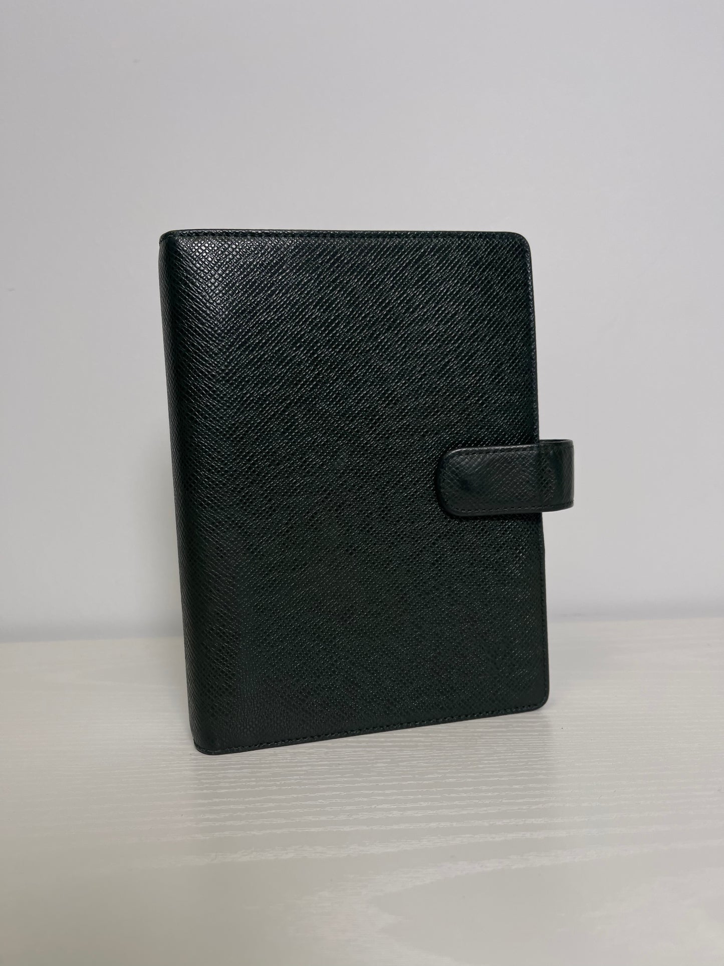 LOUIS VUITTON TAIGA AGENDA MM PLANNER