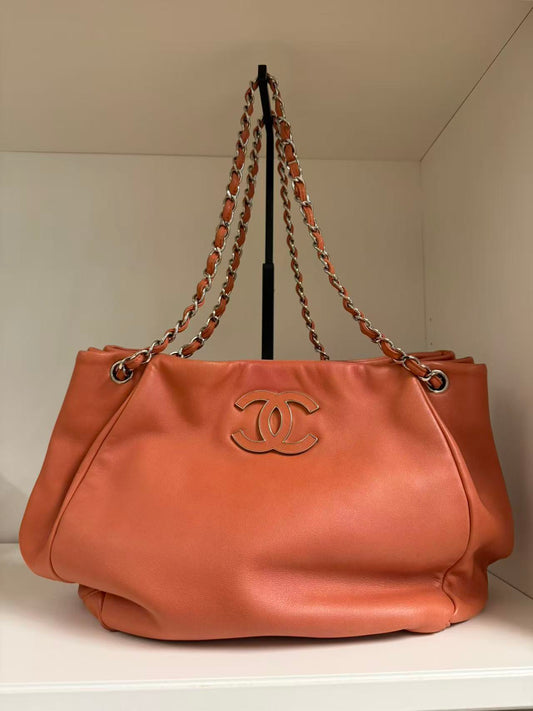 CHANEL VINTAGE HOBO BAG ROSE PINK